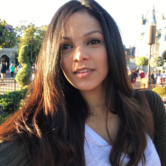 Meet your Posher, Yemily - Picture 2 of 2